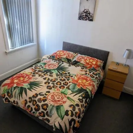 Nyaraló The Lawrence, - 2 Bedroom Victorian House - Free On-street Permit Parking, Fast Wifi, Virgin Tv - Perfect For Contractors, Families And Couples *